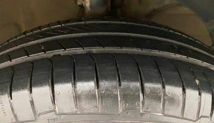 2017 Maruti Dzire VXI, Petrol, Manual, 50,144 km, Right Front Tyre Tread