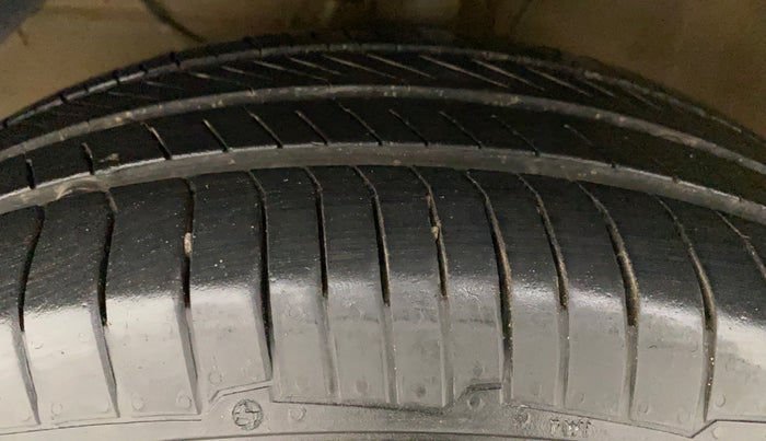 2017 Maruti Dzire VXI, Petrol, Manual, 50,144 km, Left Front Tyre Tread