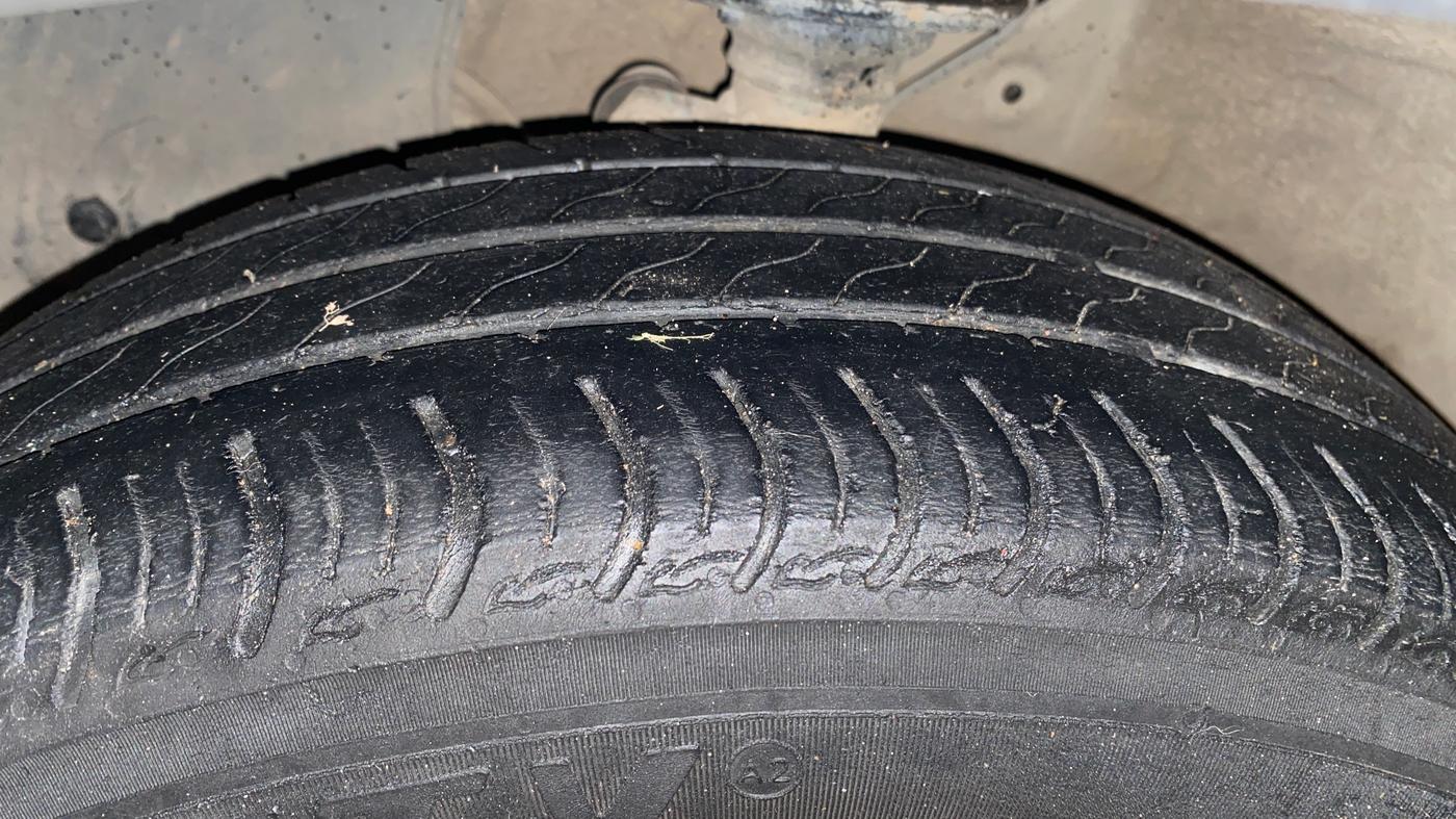 2022 Maruti IGNIS ZETA 1.2 AMT, Petrol, Automatic, 81,852 km, Left Front Tyre Tread