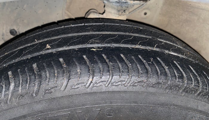 2022 Maruti IGNIS ZETA 1.2 AMT, Petrol, Automatic, 81,852 km, Left Front Tyre Tread