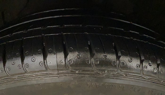 2024 Hyundai AURA SX 1.2 CNG, CNG, Manual, 5,280 km, Left Front Tyre Tread