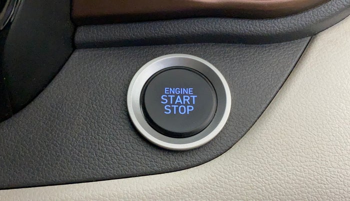 2024 Hyundai AURA SX 1.2 CNG, CNG, Manual, 5,280 km, Keyless Start/ Stop Button