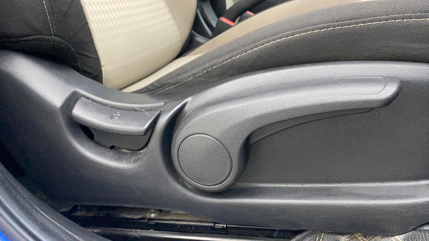 2018 Hyundai Elite i20 ASTA 1.2 (O), Petrol, Manual, 64,843 km, Driver Side Adjustment Panel