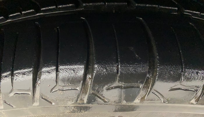 2018 Hyundai Elite i20 ASTA 1.2 (O), Petrol, Manual, 64,843 km, Right Front Tyre Tread