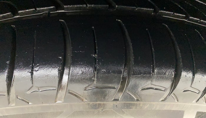 2018 Hyundai Elite i20 ASTA 1.2 (O), Petrol, Manual, 64,843 km, Left Front Tyre Tread