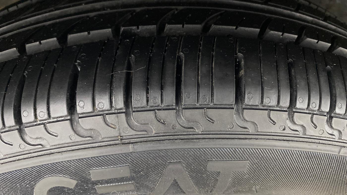 2021 Hyundai GRAND I10 NIOS MAGNA AMT 1.2 KAPPA VTVT, Petrol, Automatic, 1,00,812 km, Right Rear Tyre Tread