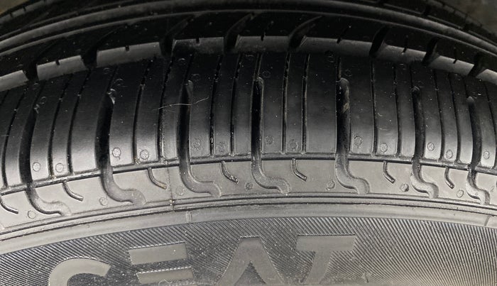 2021 Hyundai GRAND I10 NIOS MAGNA AMT 1.2 KAPPA VTVT, Petrol, Automatic, 1,00,812 km, Right Rear Tyre Tread