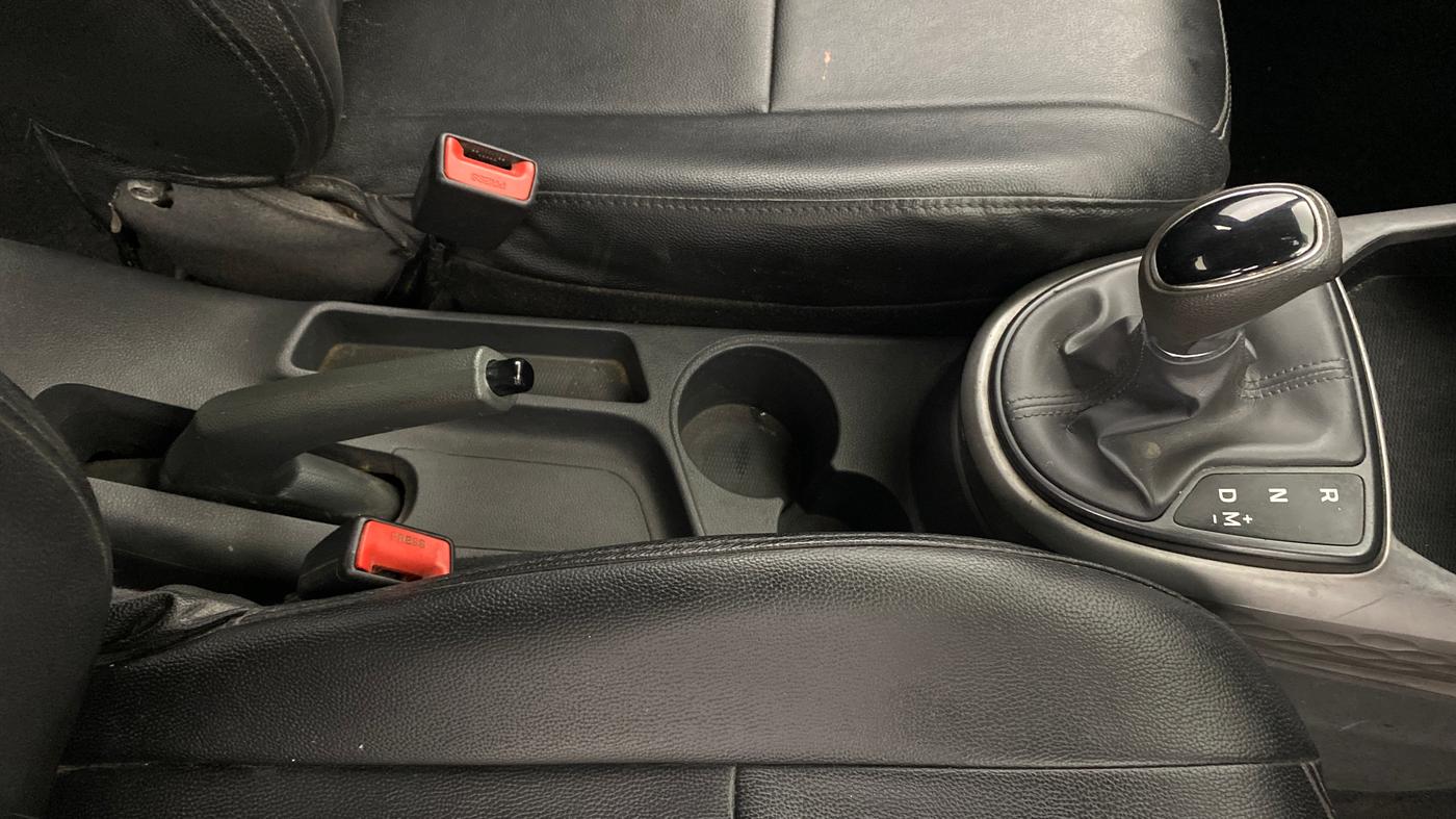 2021 Hyundai GRAND I10 NIOS MAGNA AMT 1.2 KAPPA VTVT, Petrol, Automatic, 1,00,812 km, Gear Lever