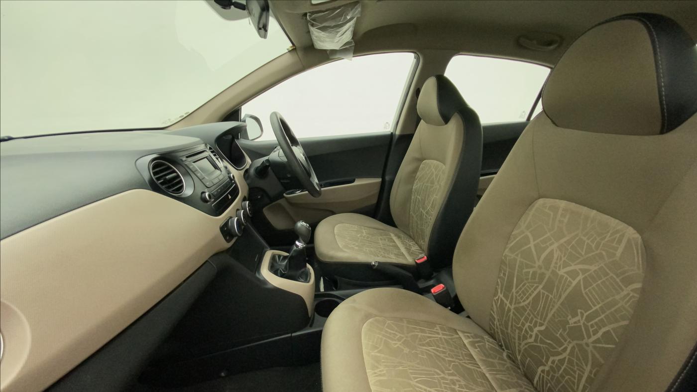 2015 Hyundai Xcent S 1.2, Petrol, Manual, 33,138 km, Right Side Front Door Cabin