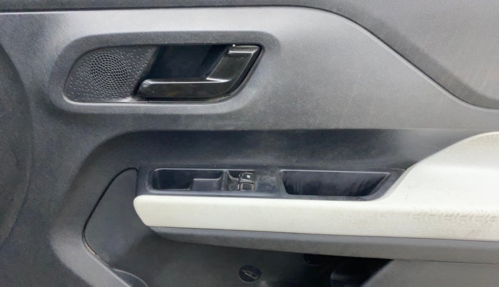 2023 Tata PUNCH PURE MT CNG, CNG, Manual, 63,025 km, Driver Side Door Panels Control