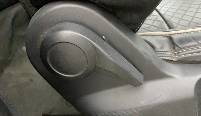 2023 Tata PUNCH PURE MT CNG, CNG, Manual, 63,025 km, Driver Side Adjustment Panel