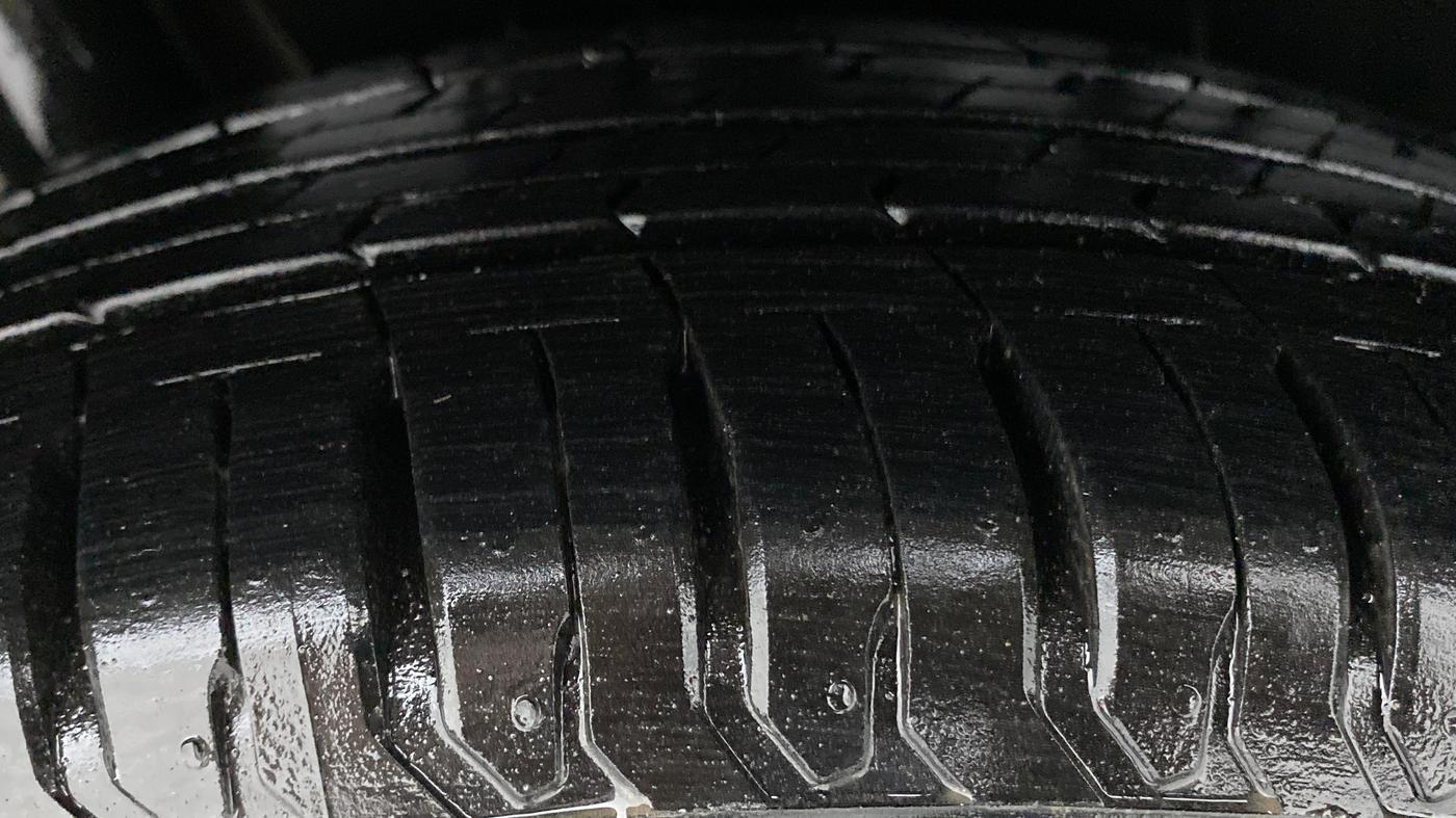 2021 Maruti XL6 ZETA AT SHVS, Petrol, Automatic, 7,830 km, Right Rear Tyre Tread