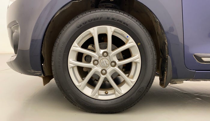 2018 Maruti Swift ZDI AMT, Diesel, Automatic, 66,407 km, Left Front Wheel