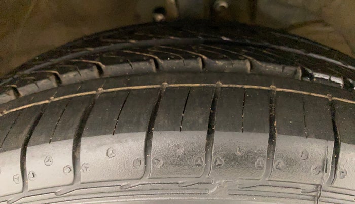 2018 Maruti Swift ZDI AMT, Diesel, Automatic, 66,407 km, Right Front Tyre Tread