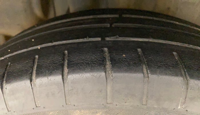 2018 Maruti Swift ZDI AMT, Diesel, Automatic, 66,407 km, Right Rear Tyre Tread