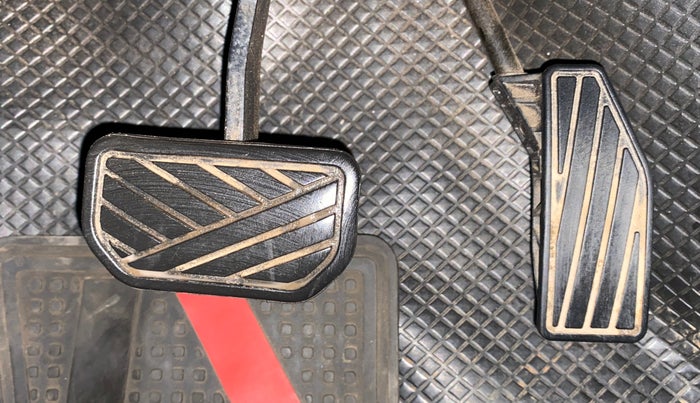 2018 Maruti Swift ZDI AMT, Diesel, Automatic, 66,407 km, Pedals