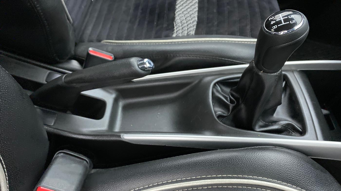 2015 Maruti Baleno DELTA PETROL 1.2, Petrol, Manual, 43,534 km, Gear Lever