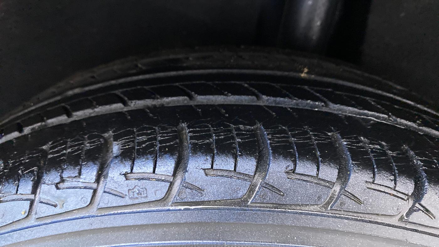 2015 Maruti Baleno DELTA PETROL 1.2, Petrol, Manual, 43,534 km, Left Rear Tyre Tread