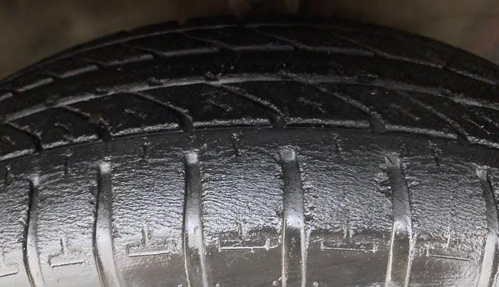 2011 Hyundai Santro Xing GL PLUS, Petrol, Manual, 65,759 km, Right Front Tyre Tread