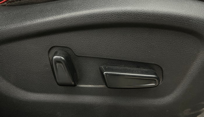 2021 Hyundai Creta SX (O) 1.4 TURBO DCT DUAL TONE, Petrol, Automatic, 92,101 km, Driver Side Adjustment Panel