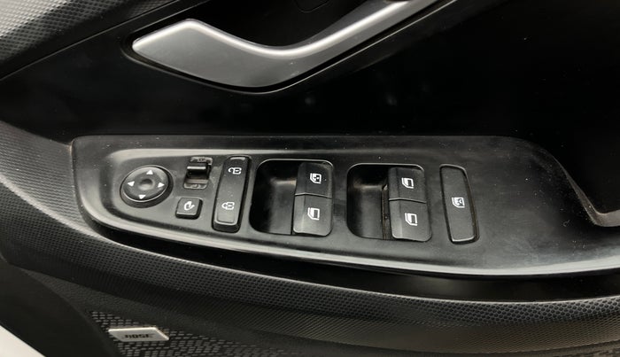 2021 Hyundai Creta SX (O) 1.4 TURBO DCT DUAL TONE, Petrol, Automatic, 92,101 km, Driver Side Door Panels Control