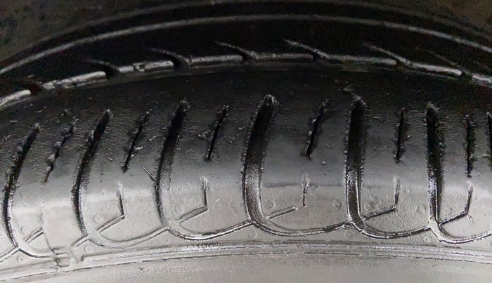 2017 Hyundai New Elantra 1.6 SX AT O, Diesel, Automatic, 69,264 km, Left Front Tyre Tread