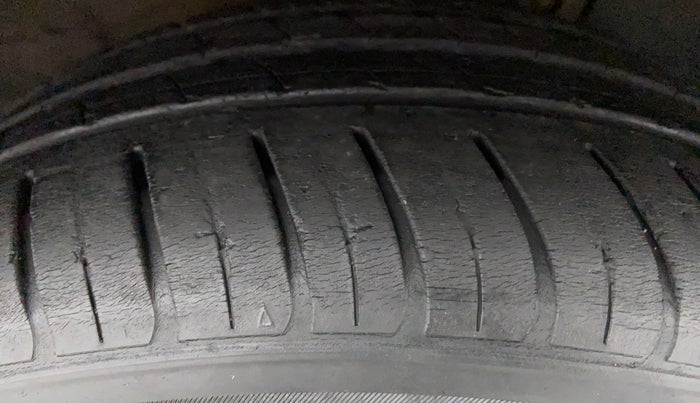 2017 Hyundai New Elantra 1.6 SX AT O, Diesel, Automatic, 69,264 km, Right Front Tyre Tread