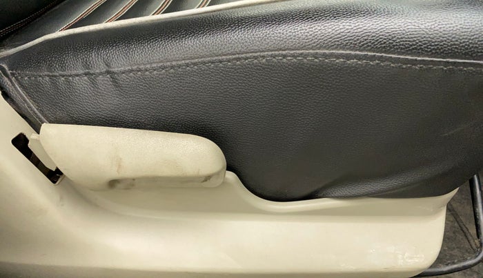 2017 Maruti Celerio VXI, Petrol, Manual, 25,312 km, Driver Side Adjustment Panel