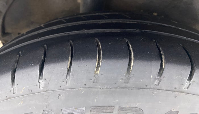 2013 Maruti Ritz VXI BS IV, Petrol, Manual, 79,103 km, Right Rear Tyre Tread