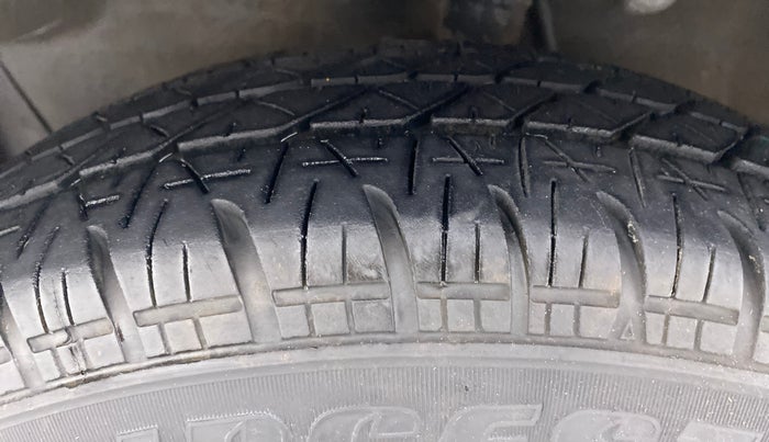 2013 Maruti Ritz VXI BS IV, Petrol, Manual, 79,103 km, Left Front Tyre Tread