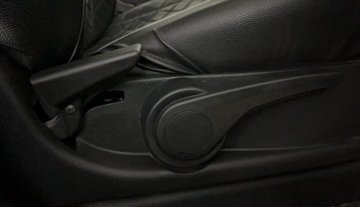 2019 Tata Tiago XZA PETROL, Petrol, Automatic, 33,886 km, Driver Side Adjustment Panel
