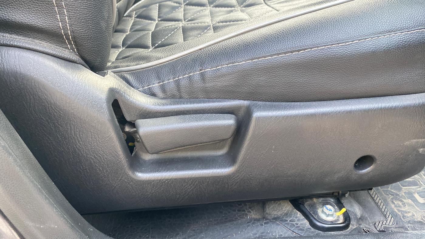 2021 Maruti Alto LXI O, Petrol, Manual, 23,213 km, Driver Side Adjustment Panel