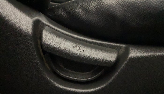 2013 Hyundai Grand i10 ERA 1.2 KAPPA VTVT, Petrol, Manual, 84,972 km, Driver Side Adjustment Panel