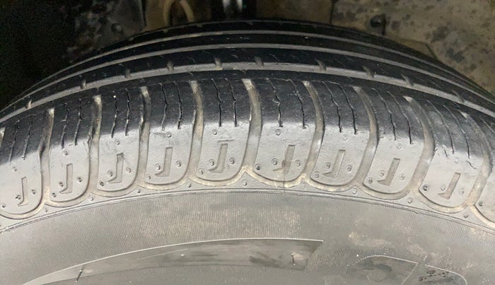2017 Mahindra XUV500 W6 4X2, Diesel, Manual, 53,050 km, Left Front Tyre Tread