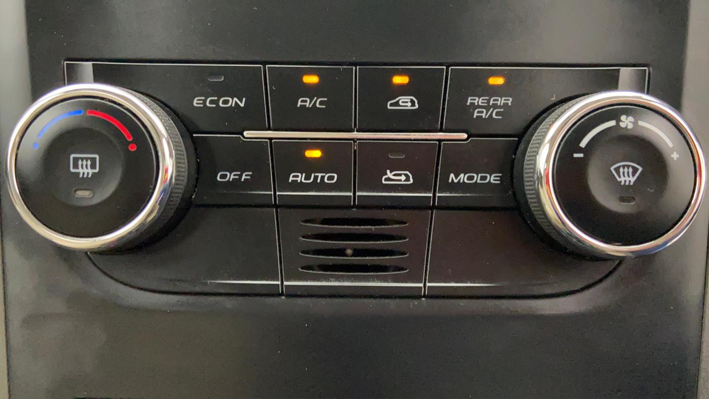 2017 Mahindra XUV500 W6 4X2, Diesel, Manual, 53,050 km, Automatic Climate Control