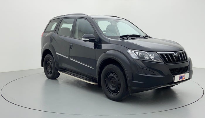 2017 Mahindra XUV500 W6 4X2, Diesel, Manual, 53,050 km, Right Front Diagonal