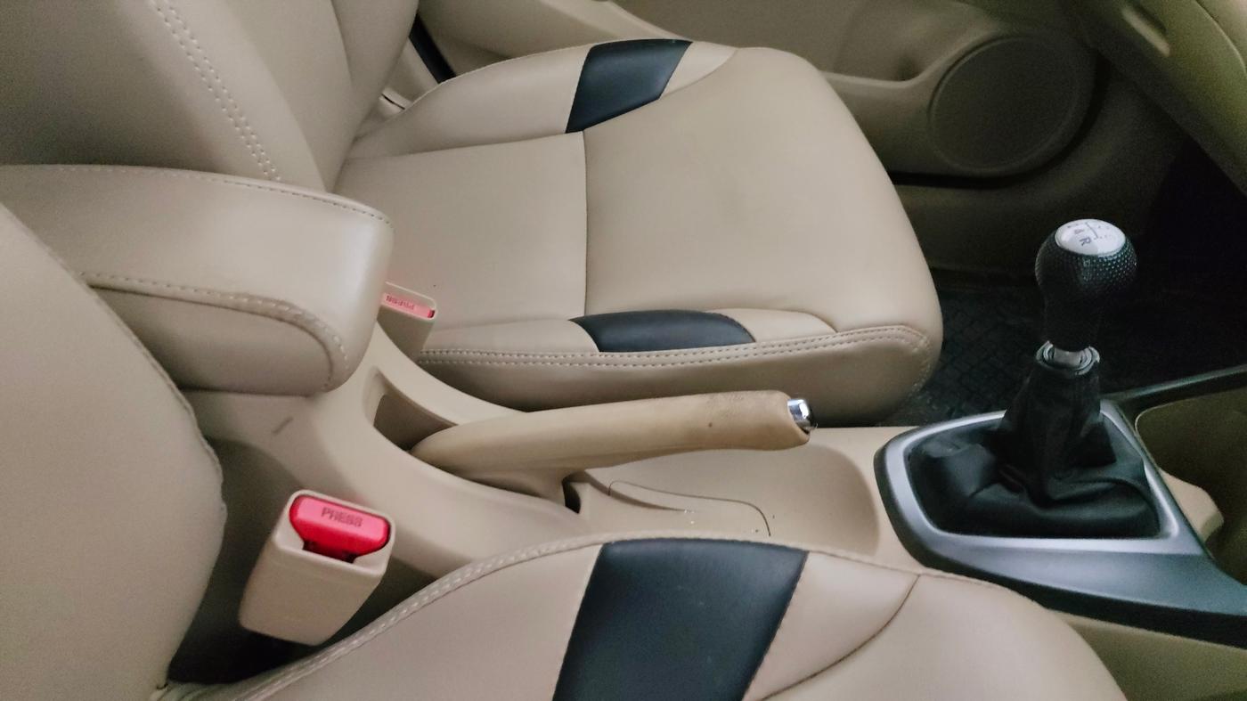 2013 Honda City 1.5L I-VTEC V MT, Petrol, Manual, 75,311 km, Gear Lever
