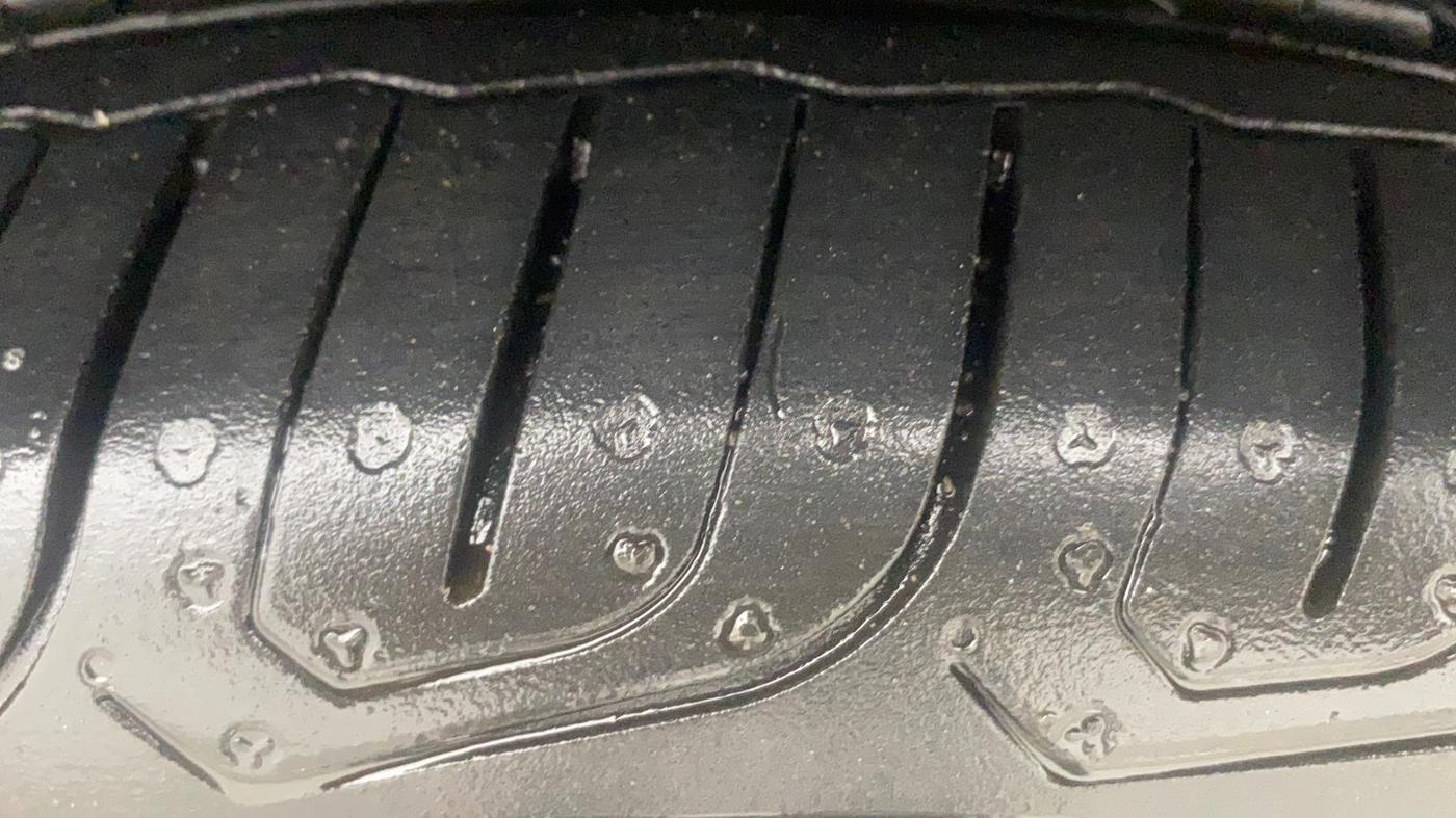 2014 Volkswagen Polo HIGHLINE1.2L, Petrol, Manual, 71,656 km, Right Front Tyre Tread