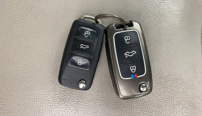 2014 Volkswagen Polo HIGHLINE1.2L, Petrol, Manual, 71,656 km, Key Close Up