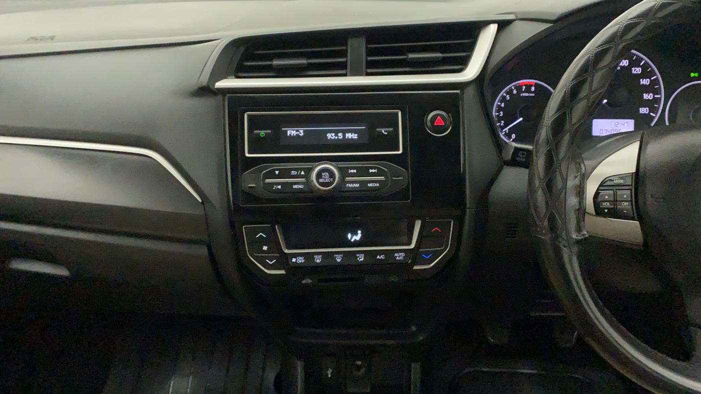 2017 Honda BR-V 1.5L I-VTEC S, Petrol, Manual, 74,095 km, Air Conditioner