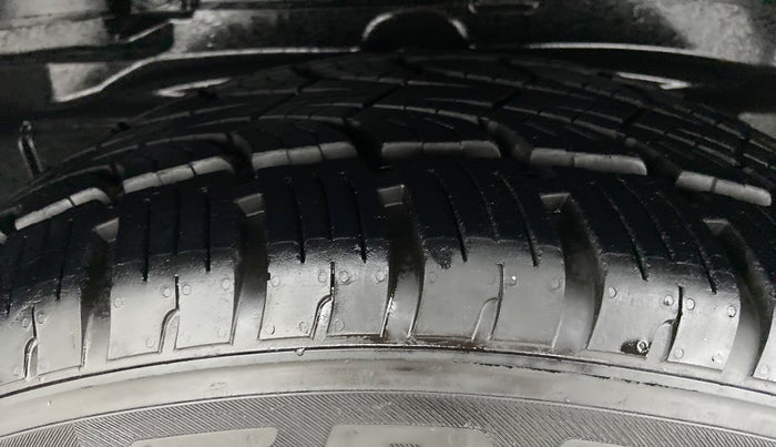 2017 Tata Hexa Varicor 400 XTA, Diesel, Automatic, 48,039 km, Right Rear Tyre Tread