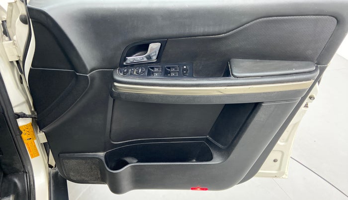 2017 Tata Hexa Varicor 400 XTA, Diesel, Automatic, 48,039 km, Driver Side Door Panels Control