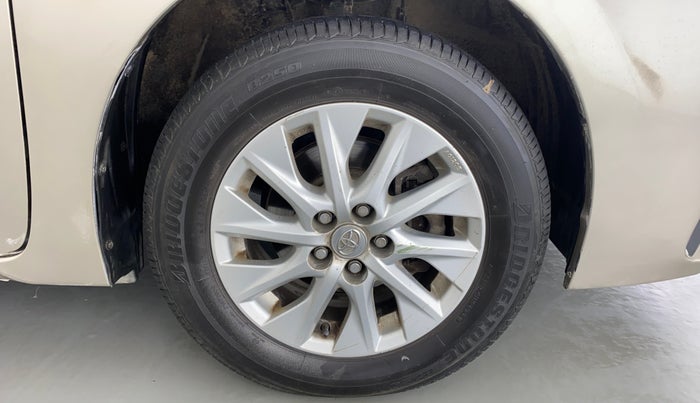 2017 Toyota Corolla Altis G AT, Petrol, Automatic, 75,836 km, Right Front Wheel