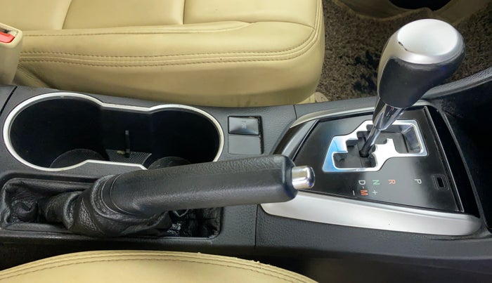 2017 Toyota Corolla Altis G AT, Petrol, Automatic, 75,836 km, Gear Lever