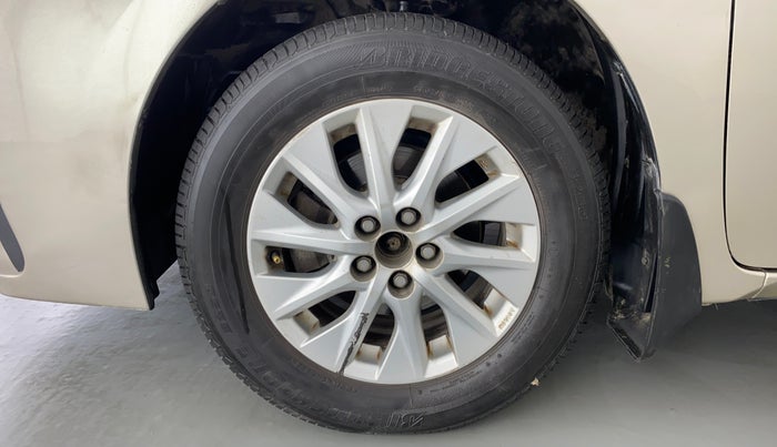 2017 Toyota Corolla Altis G AT, Petrol, Automatic, 75,836 km, Left Front Wheel