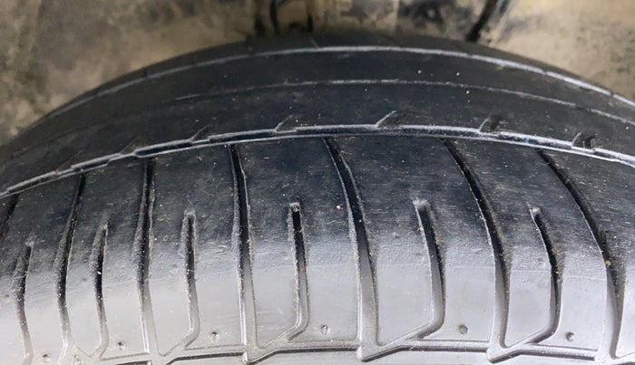 2017 Toyota Corolla Altis G AT, Petrol, Automatic, 75,836 km, Right Front Tyre Tread