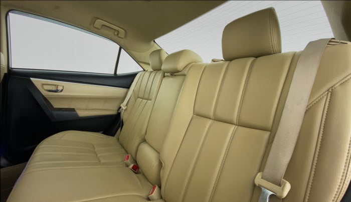 2017 Toyota Corolla Altis G AT, Petrol, Automatic, 75,836 km, Right Side Rear Door Cabin