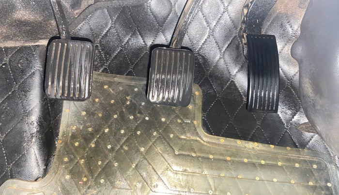 2022 Hyundai AURA SX 1.2 CNG, CNG, Manual, 1,21,511 km, Pedals