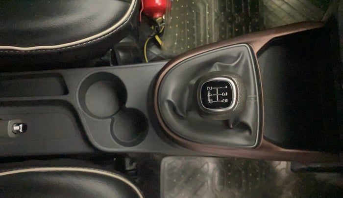 2022 Hyundai AURA SX 1.2 CNG, CNG, Manual, 1,21,511 km, Gear Lever