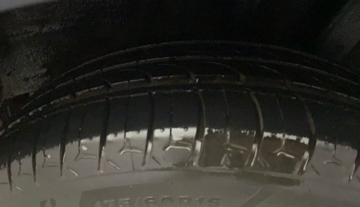 2022 Hyundai AURA SX 1.2 CNG, CNG, Manual, 1,21,511 km, Left Rear Tyre Tread